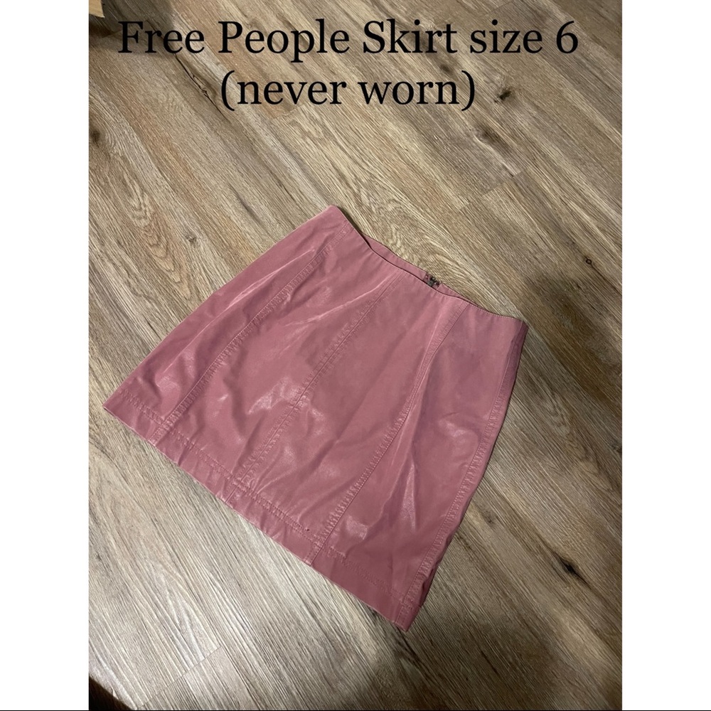 Free people skirt size 6. Never worn.
